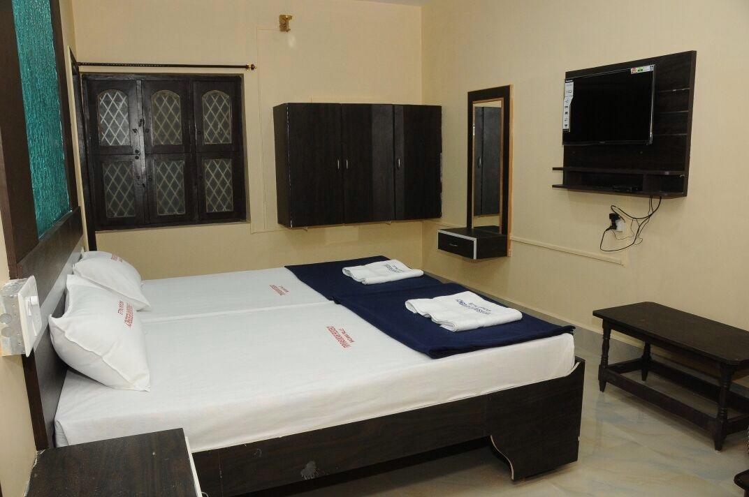 Tripura Sundari Residency Hotel Madanapalle Eksteriør billede