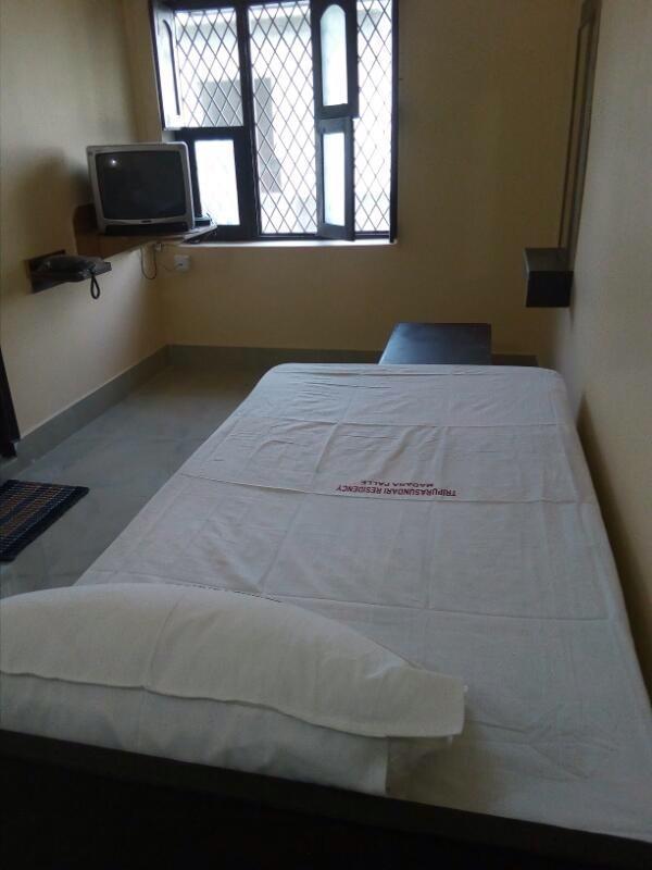 Tripura Sundari Residency Hotel Madanapalle Eksteriør billede